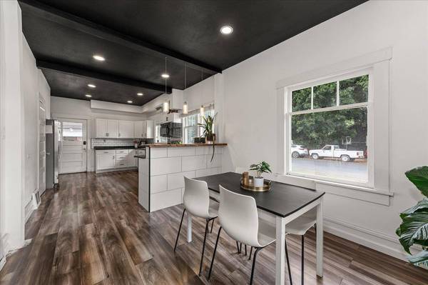 902 Main St, Davenport, WA 99122