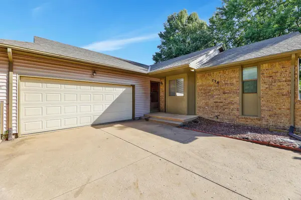 736 Sullivan Dr, Mulvane, KS 67110