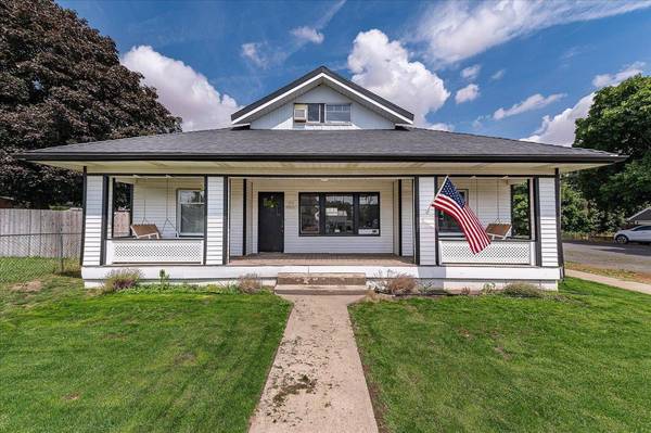 902 Main St, Davenport, WA 99122