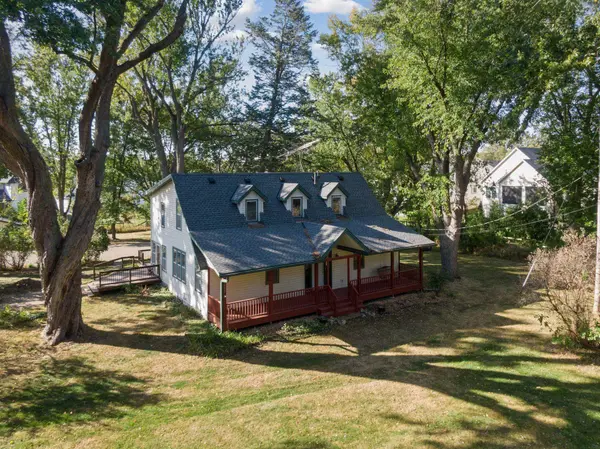 25015 Smithtown RD, Shorewood, MN 55331