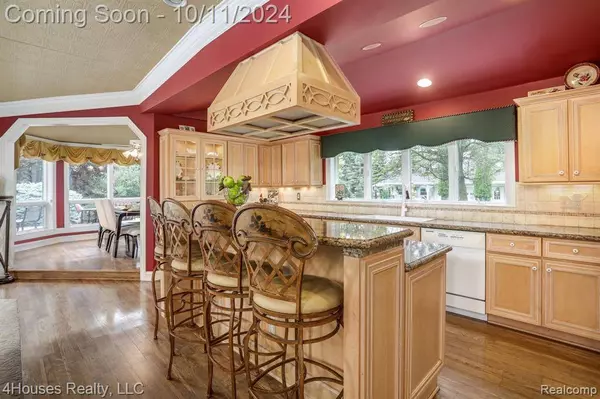 41800 HEYDENREICH Road, Clinton Township, MI 48038