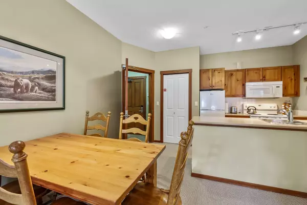 3190 Creekside Way #102, Sun Peaks, BC V0E 1Z1