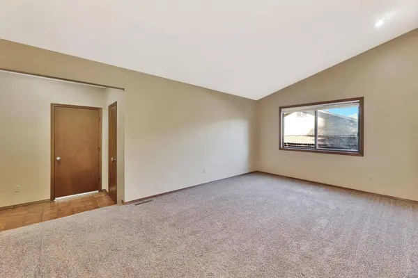 736 Sullivan Dr, Mulvane, KS 67110