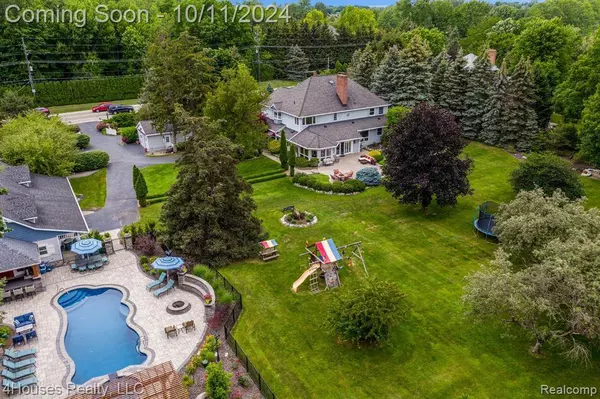 41800 HEYDENREICH Road, Clinton Township, MI 48038