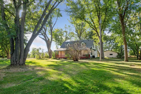 25015 Smithtown RD, Shorewood, MN 55331