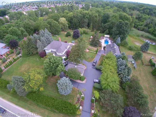 41800 HEYDENREICH Road, Clinton Township, MI 48038