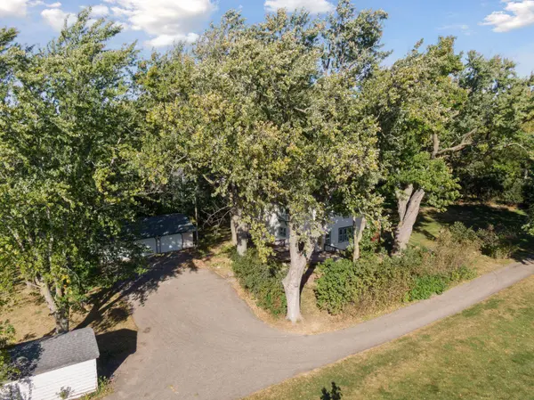 25015 Smithtown RD, Shorewood, MN 55331