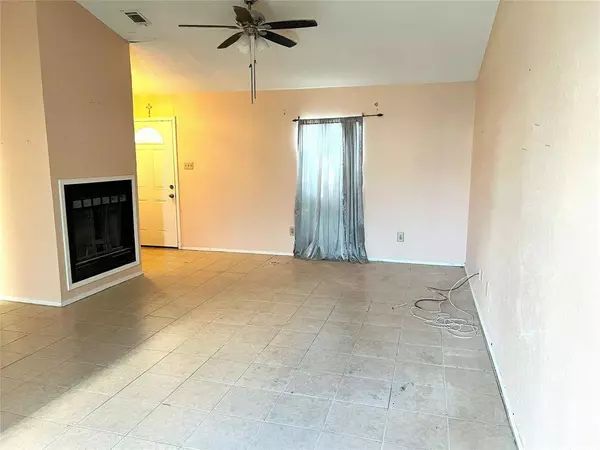 10015 Heritage Place, Dallas, TX 75217