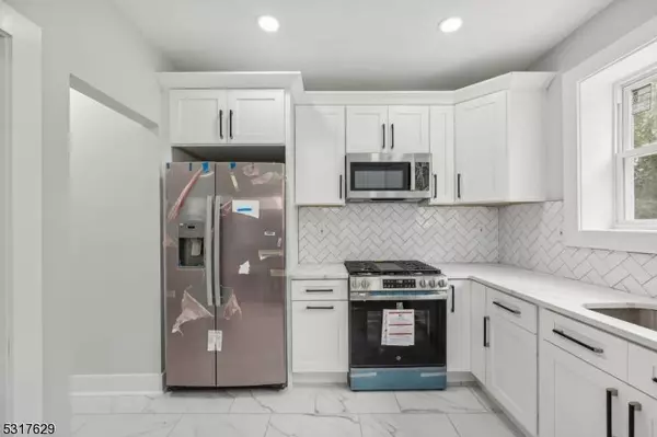 33 Edgerton Ter, East Orange City, NJ 07017