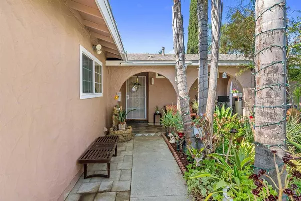 351 Dorothy Ct, Escondido, CA 92027