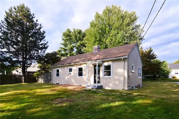 11 Elm RD, Burrillville, RI 02826