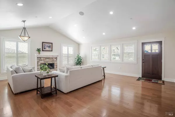 144 Ursuline RD, Santa Rosa, CA 95403