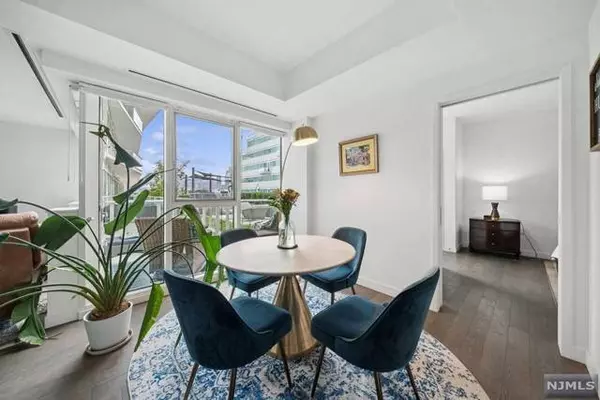 800 Avenue Port Imp  # 309, Weehawken, NJ 07086