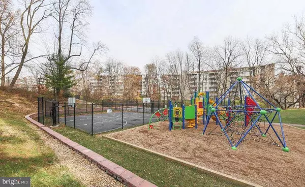 1836 METZEROTT RD #1218, Adelphi, MD 20783