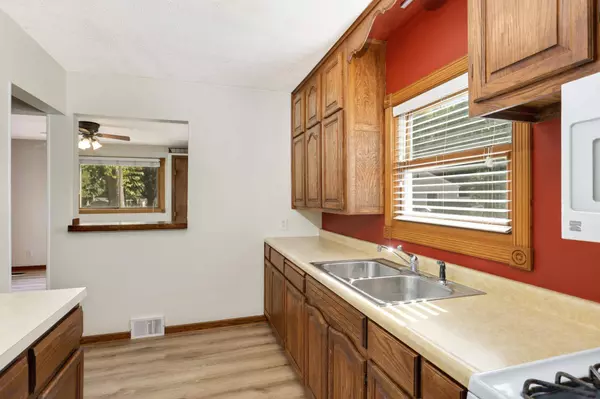 727 Spencer ST S, Shakopee, MN 55379