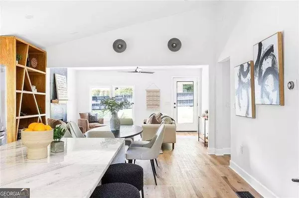 305 Hemphill School RD NW, Atlanta, GA 30331