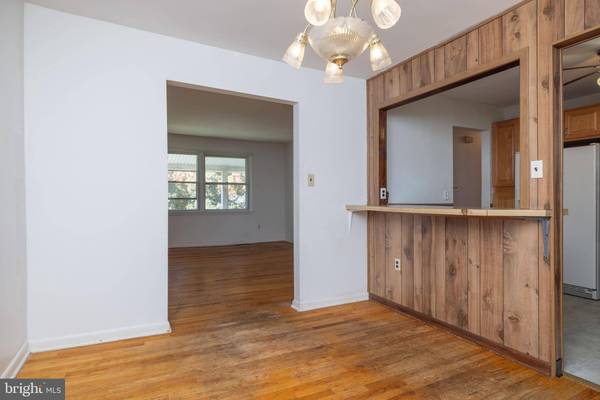 1811 SAW MILL DR, Wilmington, DE 19810