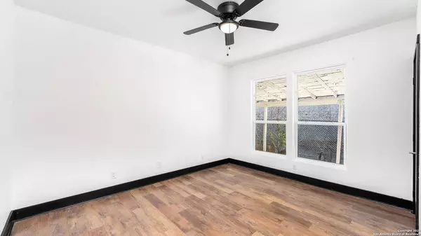 425 STAFFORD ST, San Antonio, TX 78208-1655