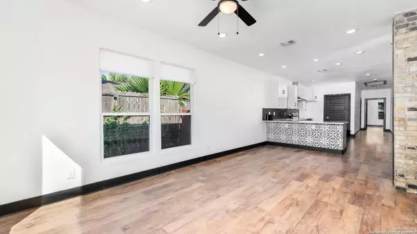 425 STAFFORD ST, San Antonio, TX 78208-1655