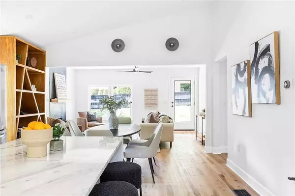 305 Hemphill School RD NW, Atlanta, GA 30331