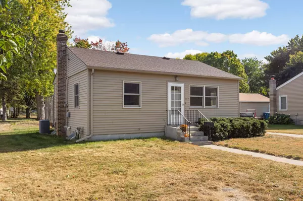 727 Spencer ST S, Shakopee, MN 55379