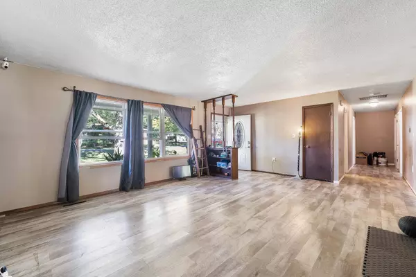 602 S Elm ST, Auxvasse, MO 65231