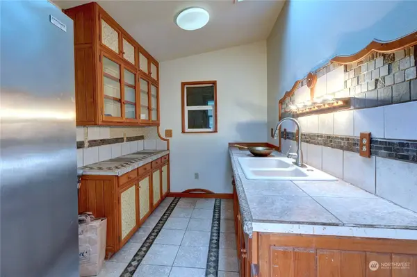 564 NE Gladwin RD, Belfair, WA 98528