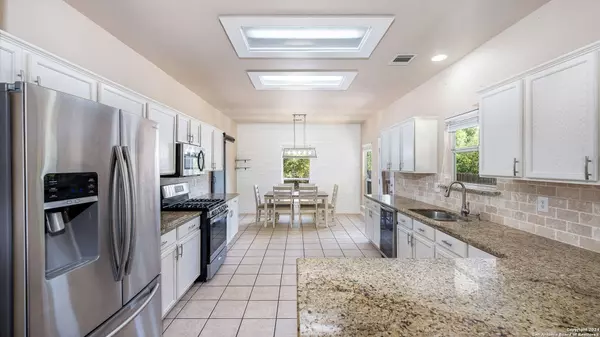 530 CATTLE RANCH DR, San Antonio, TX 78245-2767