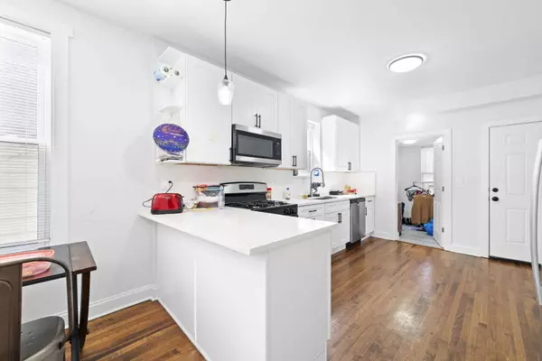 4742 N Lavergne Avenue, Chicago, IL 60630