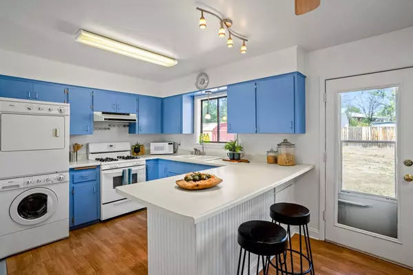 353 Kayenta DR, White Rock, NM 87547