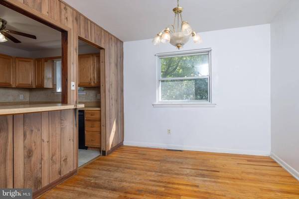 1811 SAW MILL DR, Wilmington, DE 19810