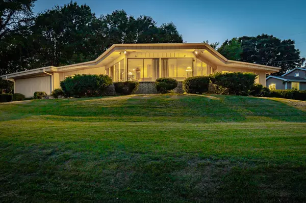 2523 Hunt Heights DR, Soddy-daisy, TN 37379