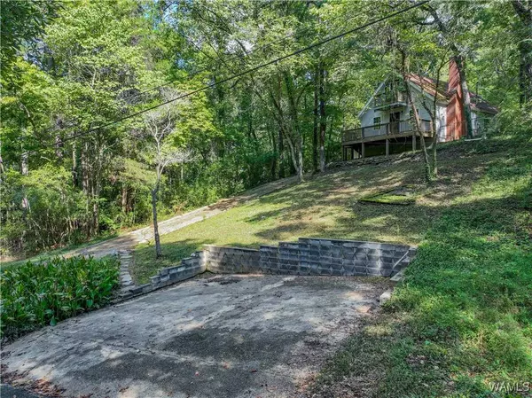 14993 Carmen DR, Northport, AL 35475