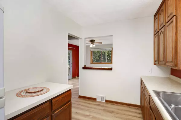 727 Spencer ST S, Shakopee, MN 55379