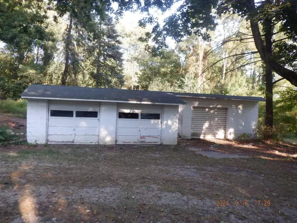 2618 N Drake Road, Kalamazoo, MI 49006