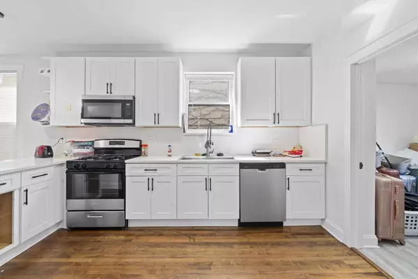 4742 N Lavergne Avenue, Chicago, IL 60630