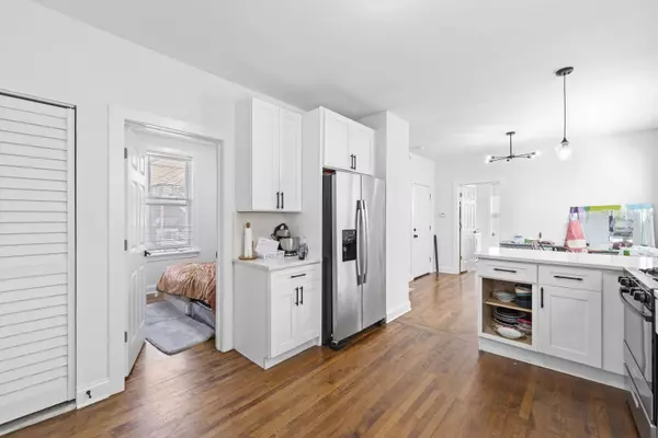 4742 N Lavergne Avenue, Chicago, IL 60630