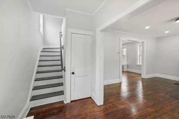 33 Edgerton Ter, East Orange City, NJ 07017