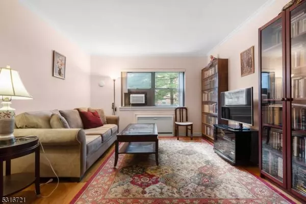 421 Park Pl #3F, Fort Lee Boro, NJ 07024