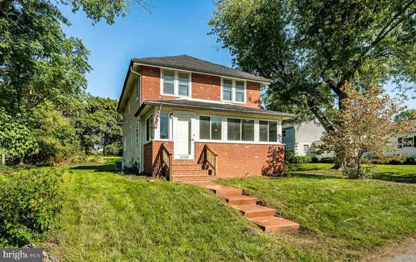 2039 STONECREST DR, Lancaster, PA 17601