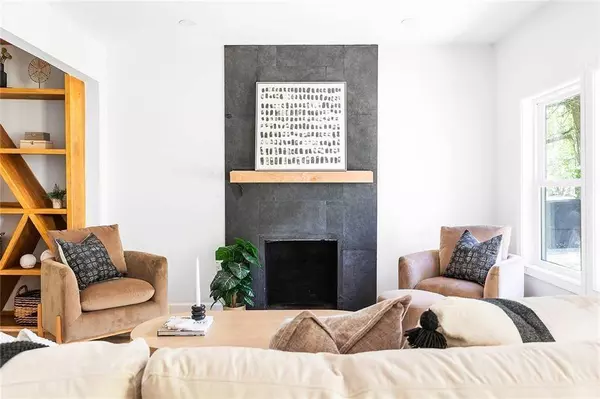 305 Hemphill School RD NW, Atlanta, GA 30331