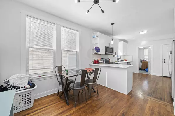 4742 N Lavergne Avenue, Chicago, IL 60630