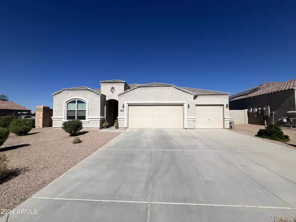 588 W DANISH RED Trail, San Tan Valley, AZ 85143