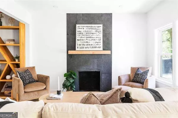 305 Hemphill School RD NW, Atlanta, GA 30331