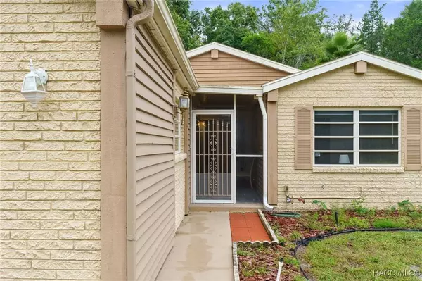 39 Jamaica ST, Homosassa, FL 34446