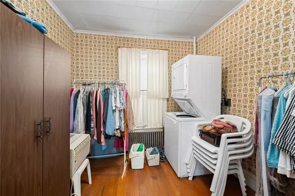 42 Grove ST, Woonsocket, RI 02895