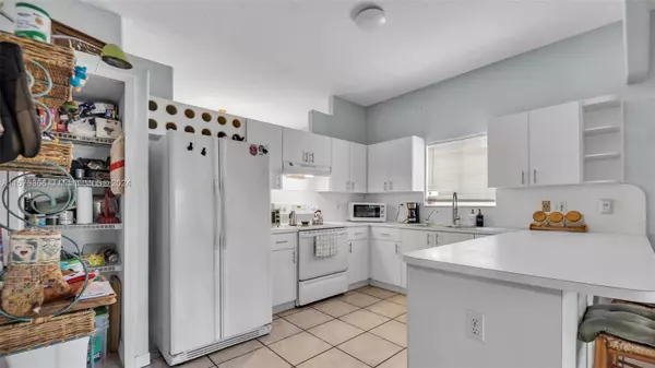 16233 SW 54th Ter, Miami, FL 33185