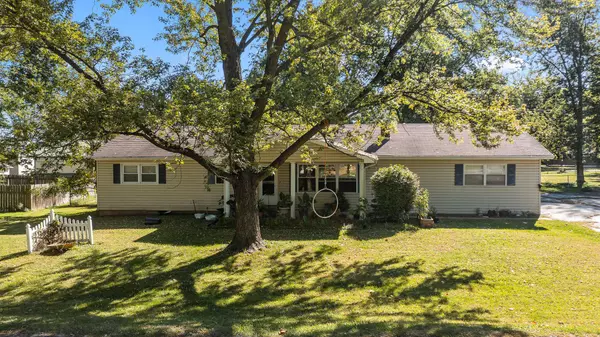 602 S Elm ST, Auxvasse, MO 65231