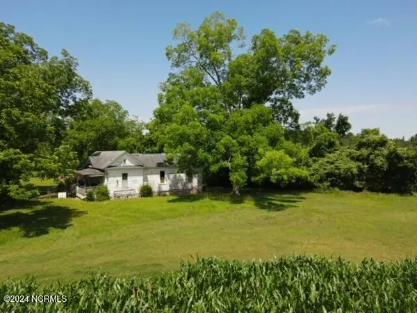 2836 Poole RD, Kinston, NC 28504