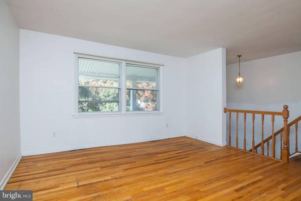 1811 SAW MILL DR, Wilmington, DE 19810